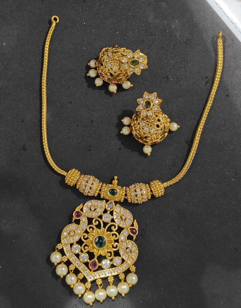 Mate necklace